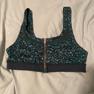 lululemon sports bra. size 6.
